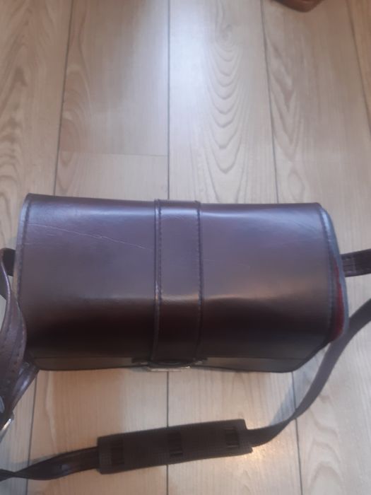 Gentuta noua din imitatie de piele,compartimentata