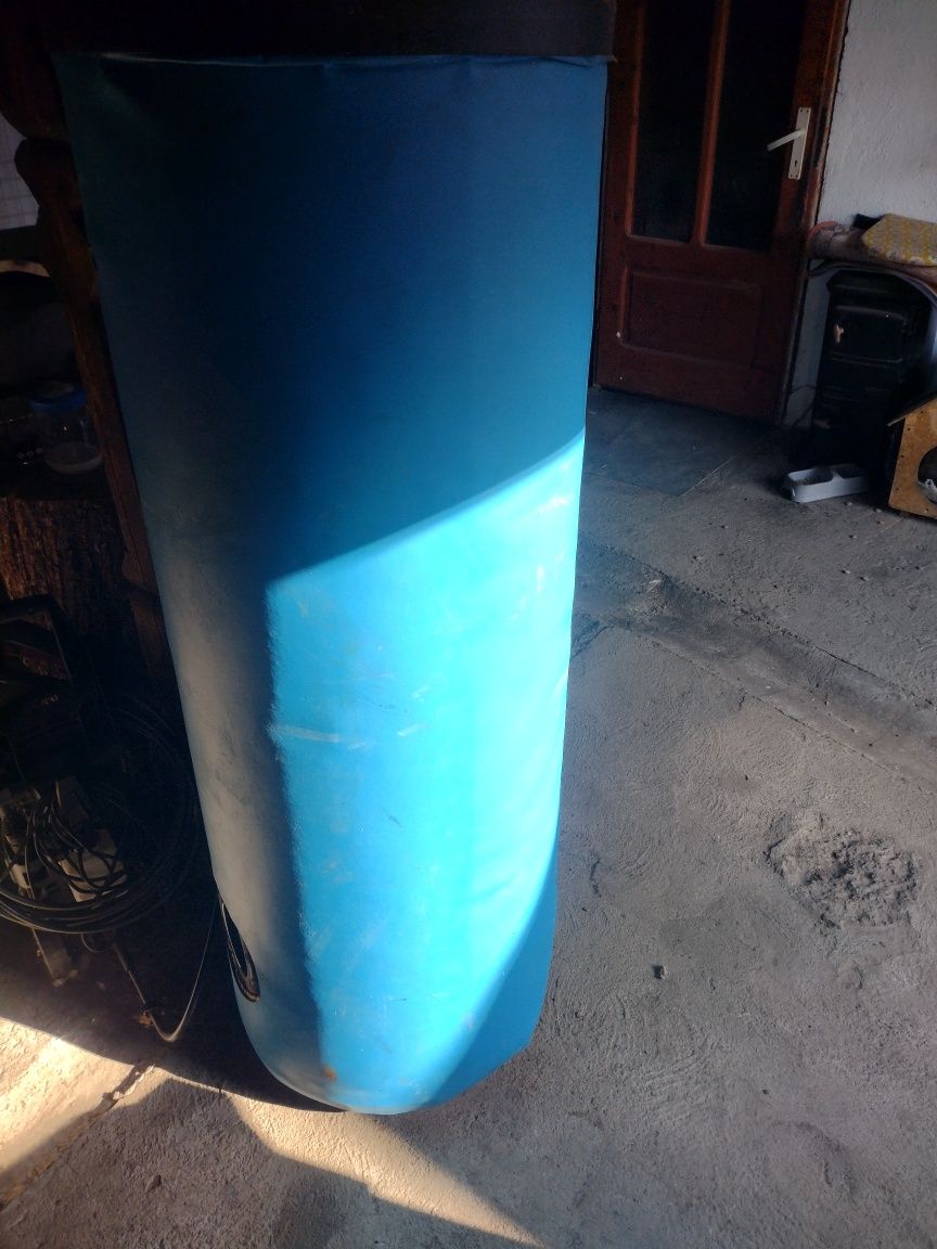 Vând boiler pentru apă caldă solar sau centrală