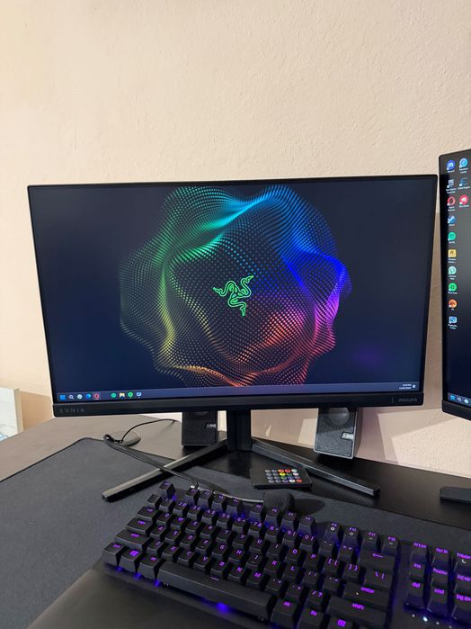 Монитор 23.8" Philips Evnia