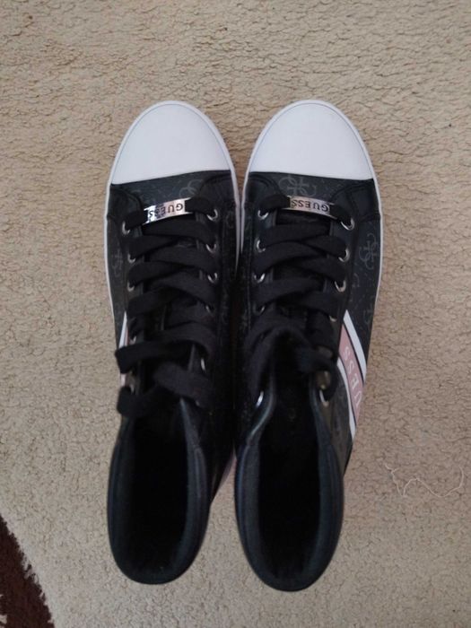 Дамски кецове Guess