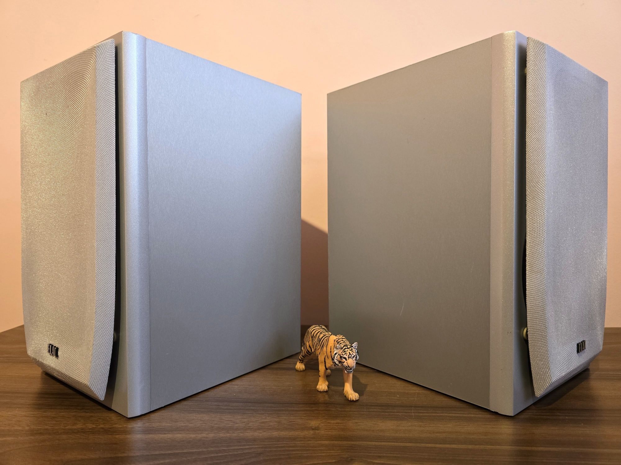 Elac BS103.2 Series. Boxe raft high-end. Sunet magnific. Preț fix !