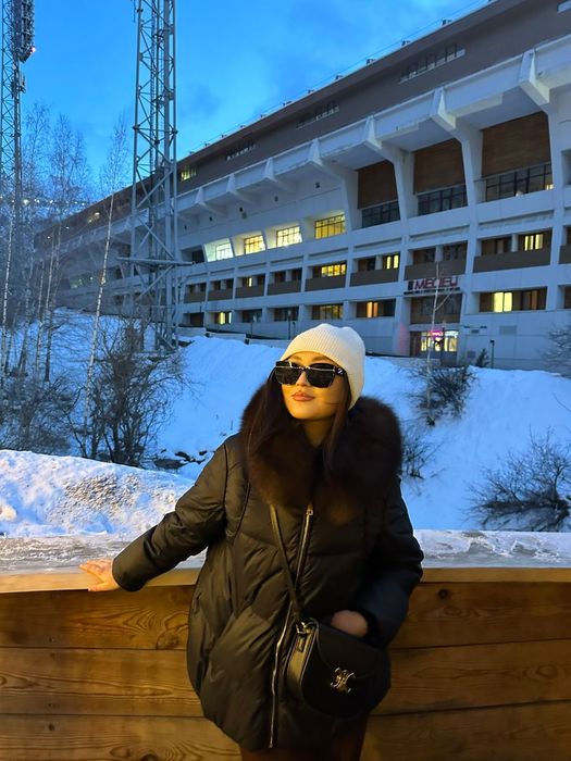 Продам пуховик новый