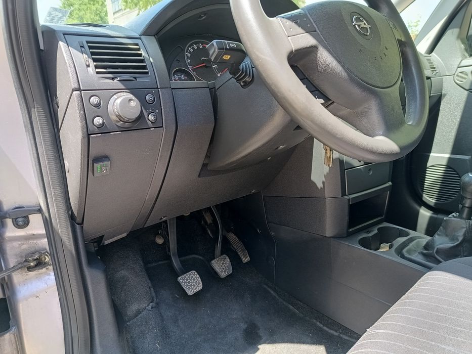 Опел Мерива фейслифт 1.6 б/г