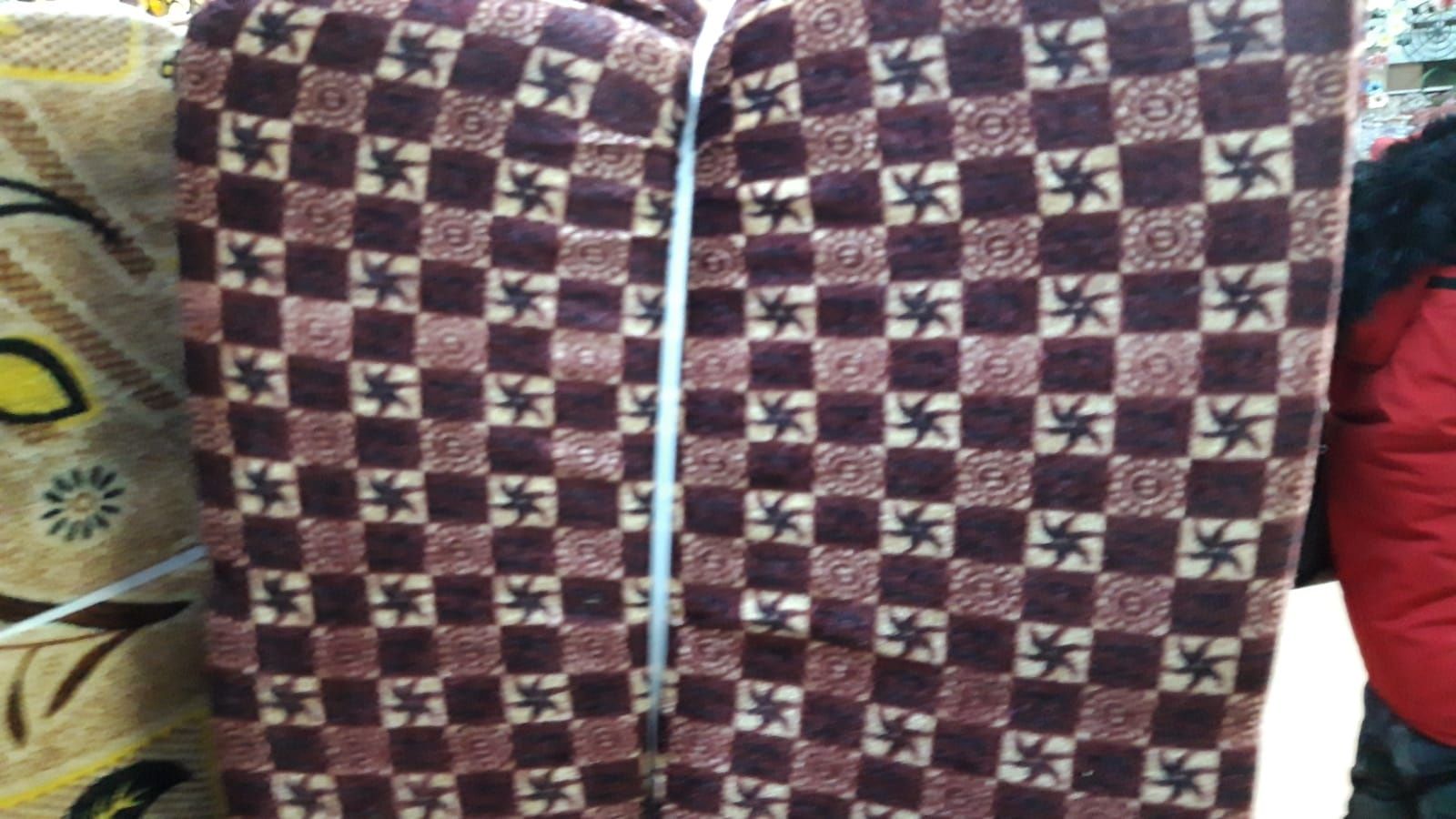 Perna scaun 30x30. Gradina, acasa, birou, biserica. 130 lei/25 buc.
