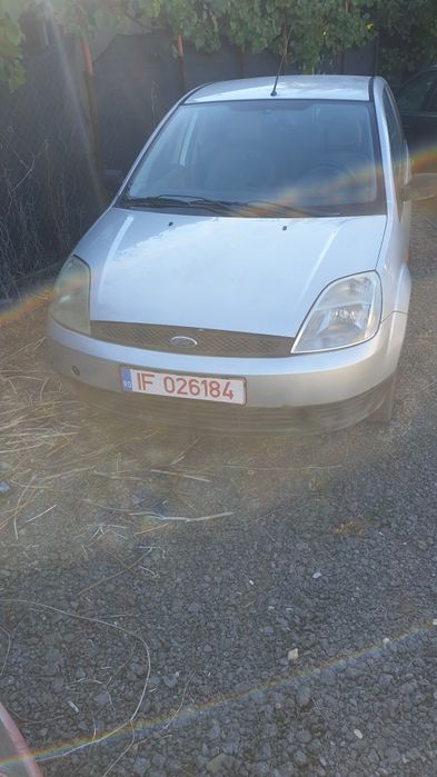 Aripa capota bara trager Ford Fiesta