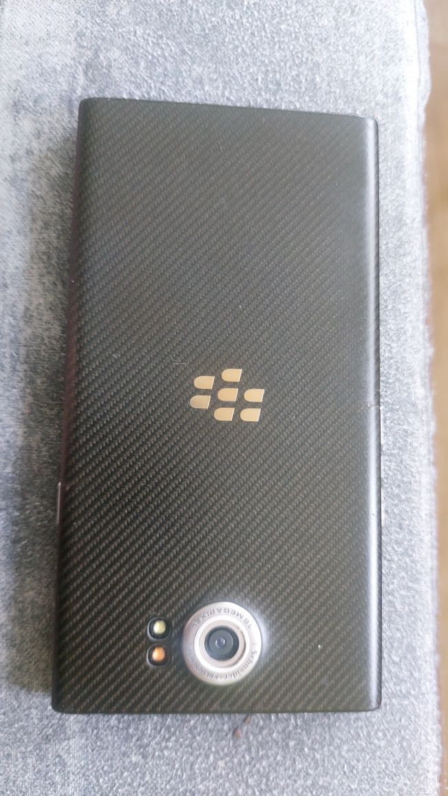 BlackBerry Ptiv 2015