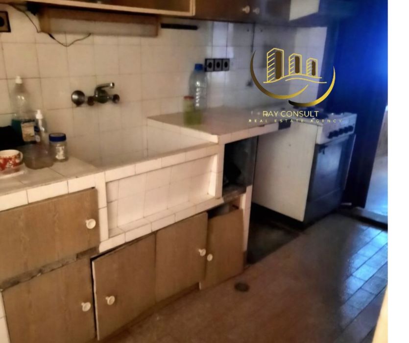 Рей Консулт продава апартамент в кв.Славянски