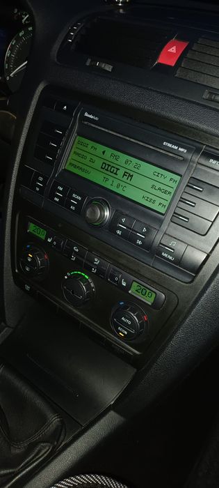 Radio cd  mp 3 in stare buna