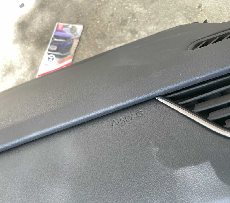 Skoda Octavia 3 - plansa de bord - kit airbag volan genunchi pasager