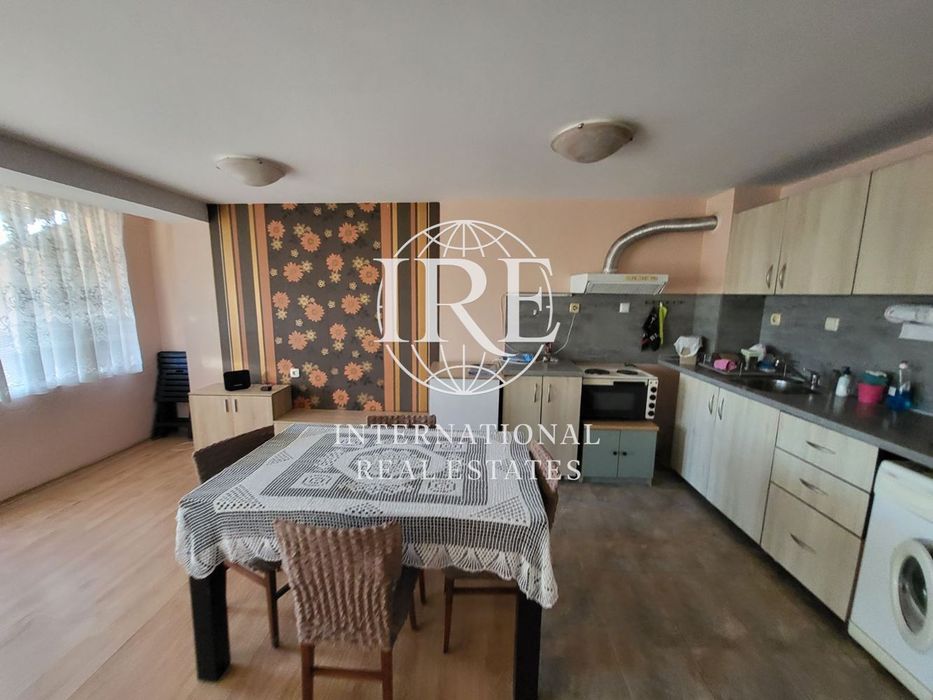 Продава се Тристаен апартамент в Варна, Лятно кино Тракия - 57 кв.м за 2009 €/кв.м - Снимка #1