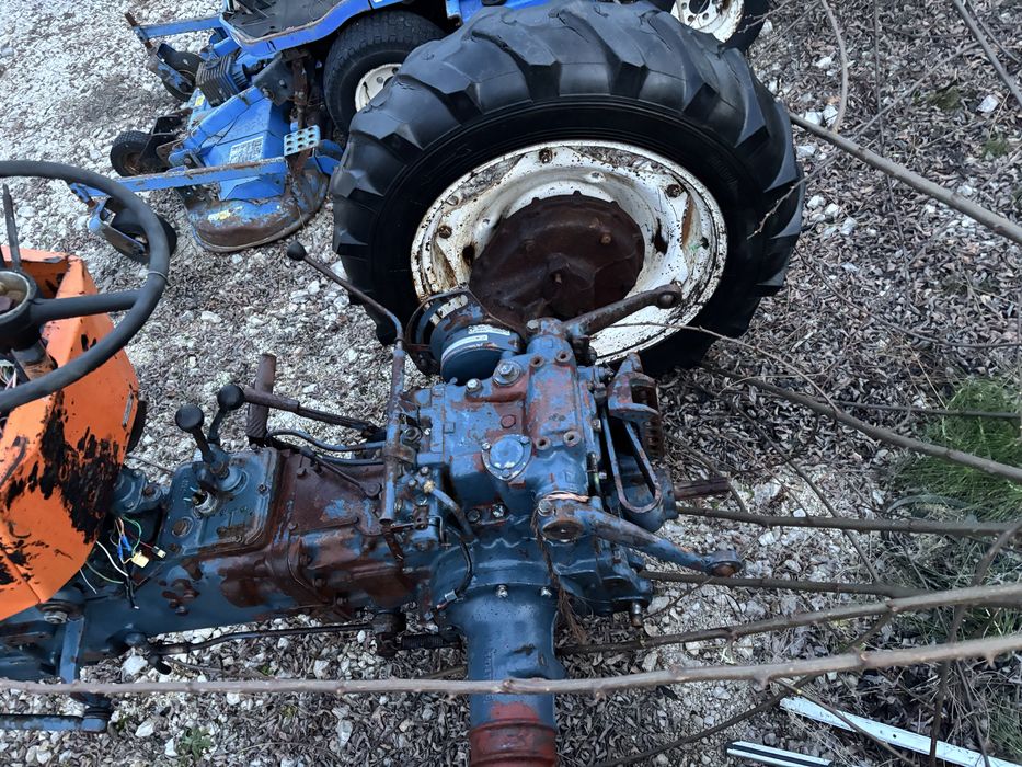 Piese tractor universal 445