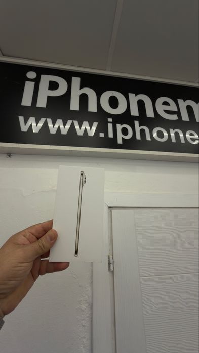 iphone Air 256 gb. Златен