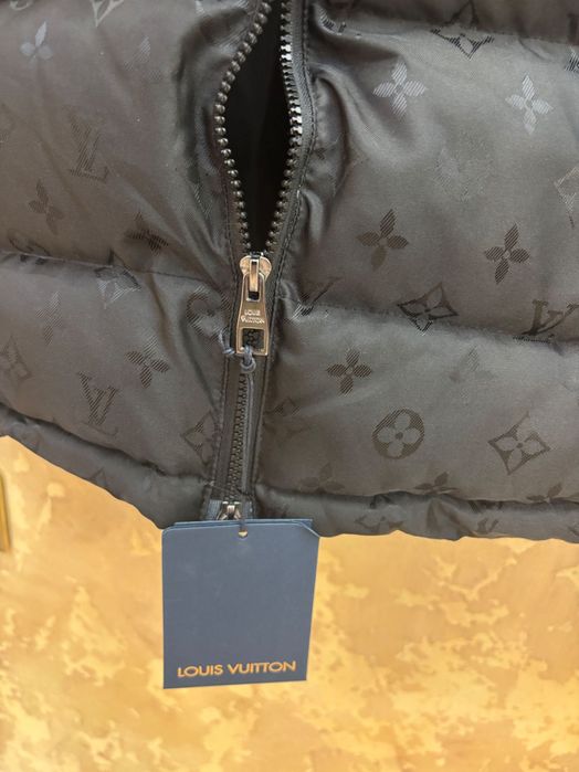 Louis Vuitton яке