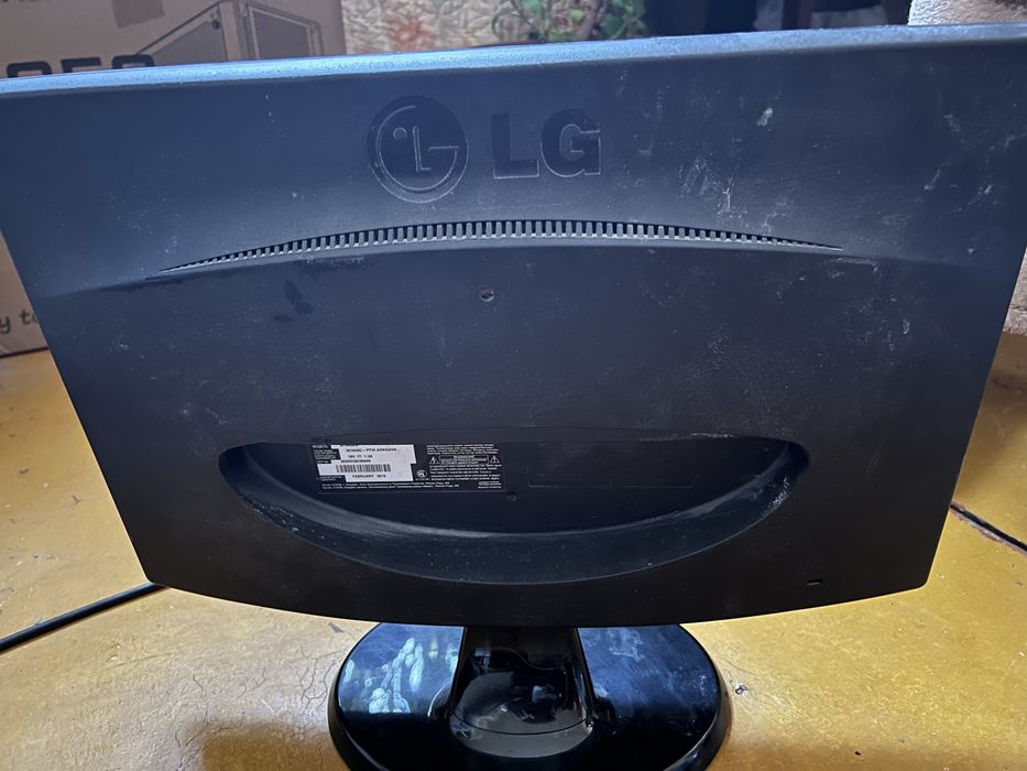 Монитор LG Flatron W1943C