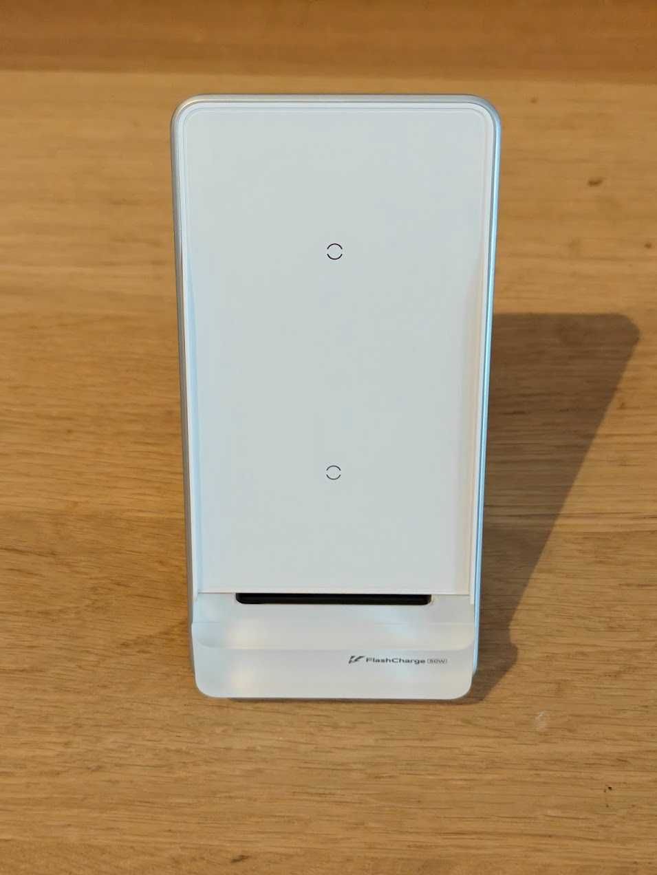 Vivo 50W Vertical Wireless Flash Charger / Безжично зарядно