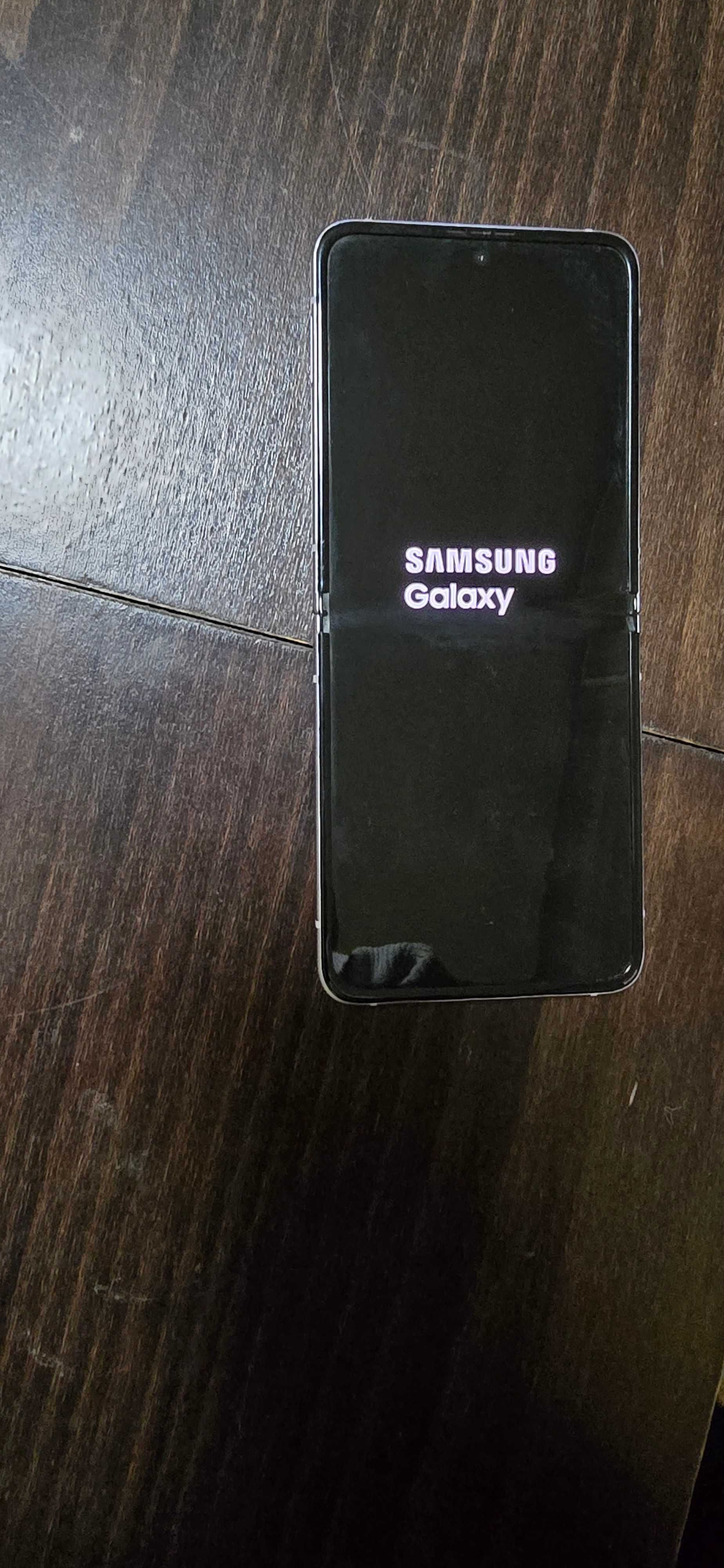 SAMSUNG Galaxy Flip 3 5G