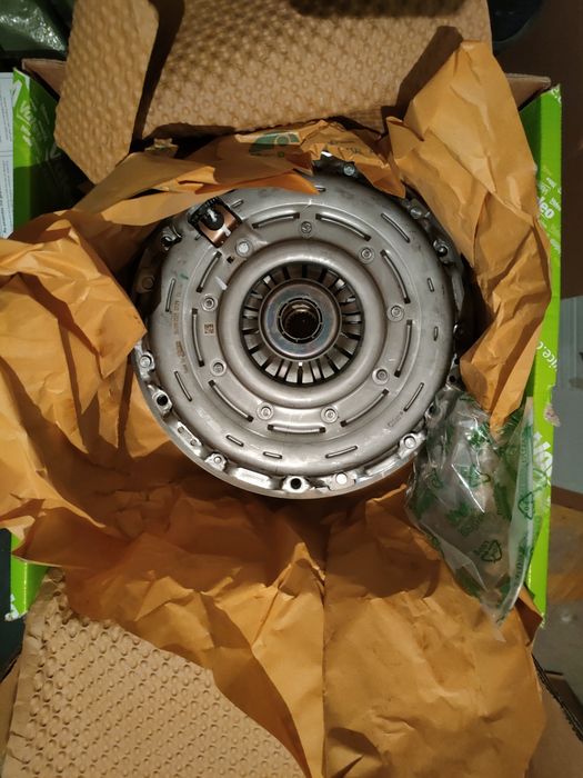Vând ambreiaj cu volanta masa dubla Peugeot Citroen 1.5/1.6 837081