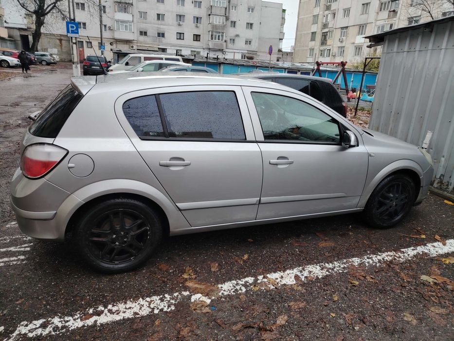 Se vinde Opel Astra H. An 2008, Pret 2300E.