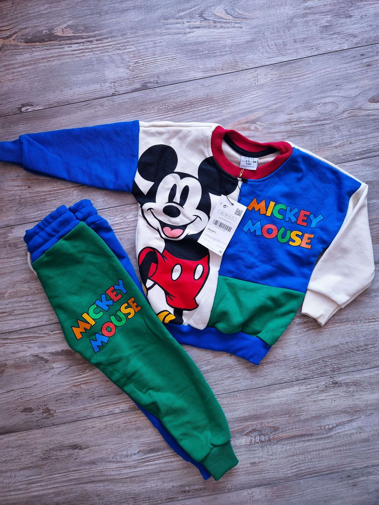 Compleu mickey mouse Zara