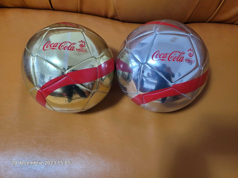 Vând Mingii de colecție ediție 2008 Coca Cola
