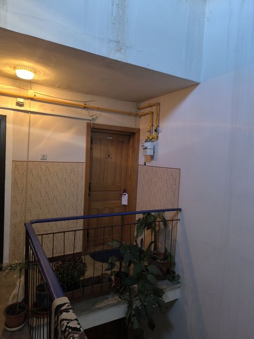 De vânzare apartament 2 camere+garaj