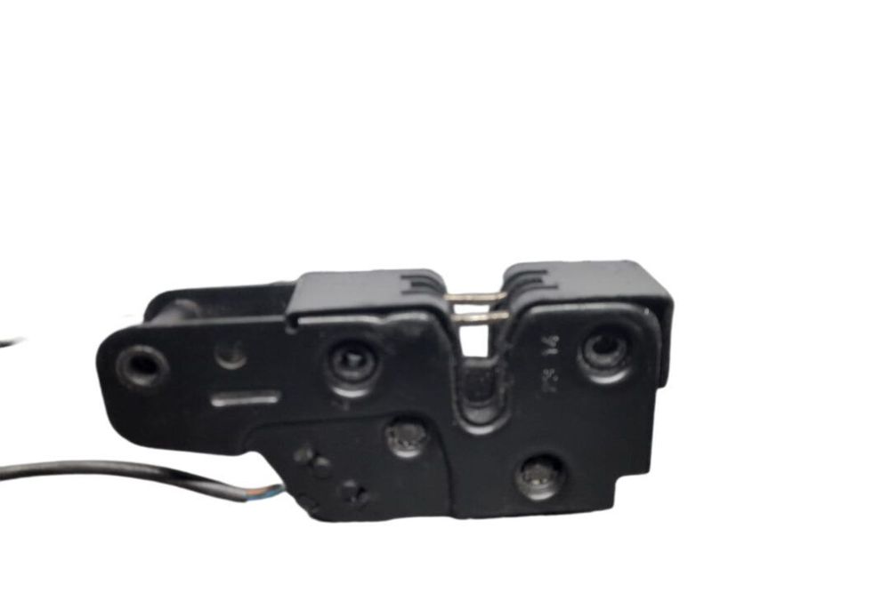 Broasca capota Volkswagen Passat B6 2.0 Diesel 2010 8K0823509F / 5K2823509B / 1K1823509D / 1K2823509M / 1P0823509B