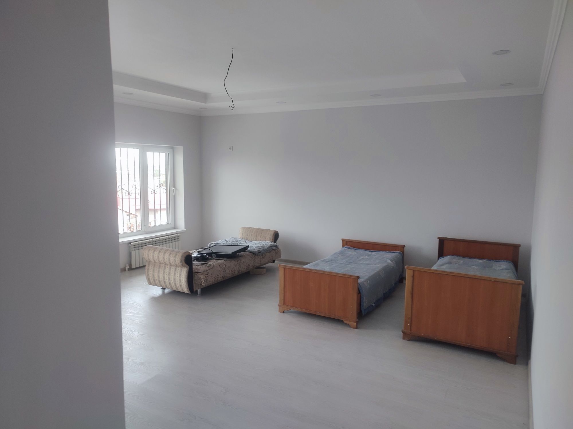 Срочно сдается трёх комнатная квартира в Бектемирский Районе