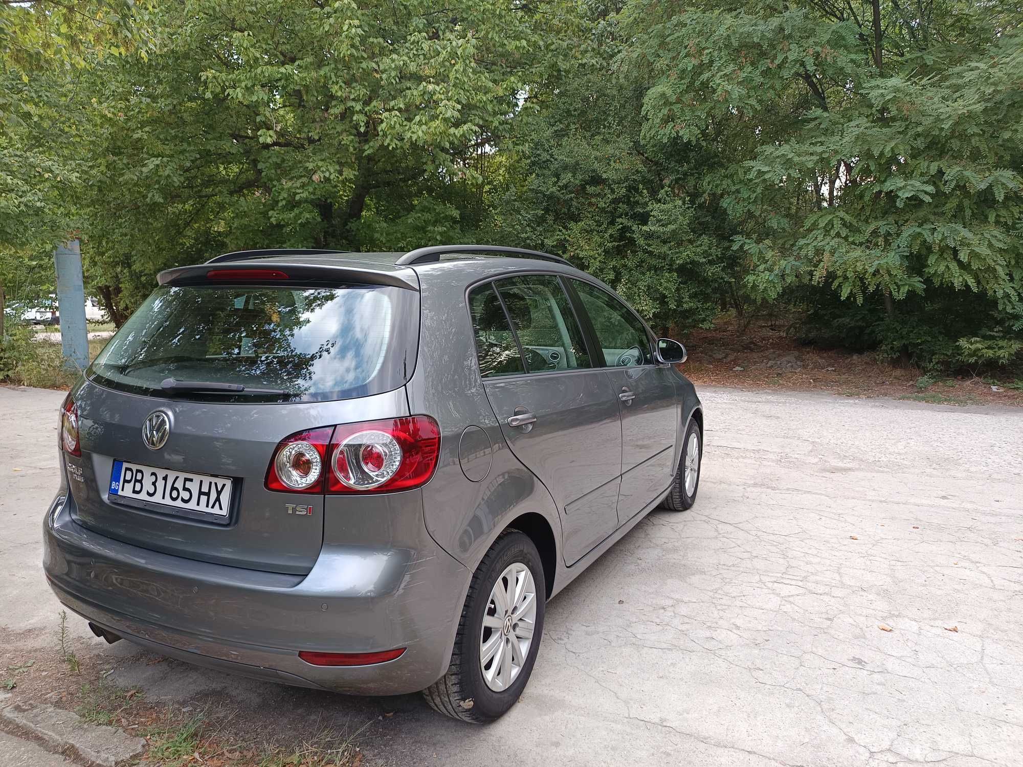 Лек автомобил Volkswagen Golf +