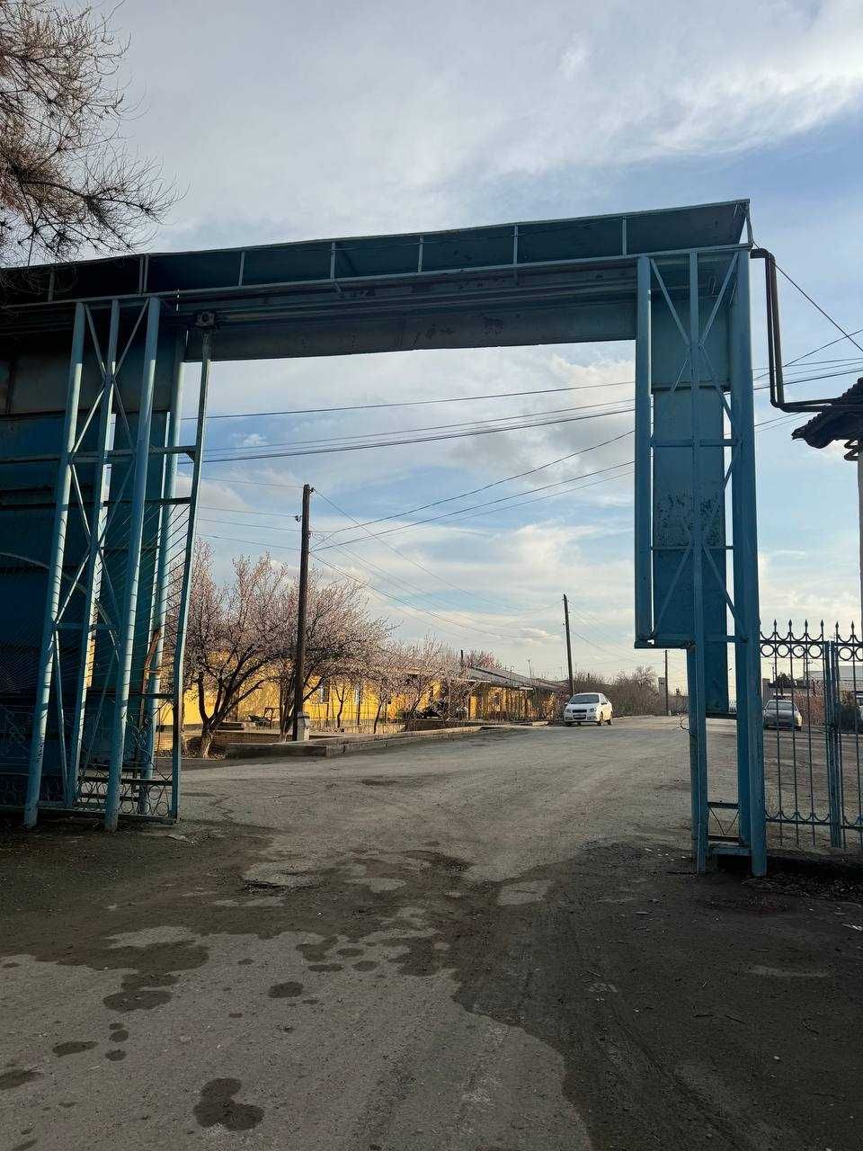 Temir darvoza sotiladi