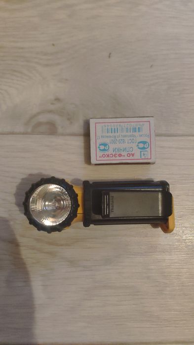 Фонарик Varta Kripton с клипсой на АА батарейках