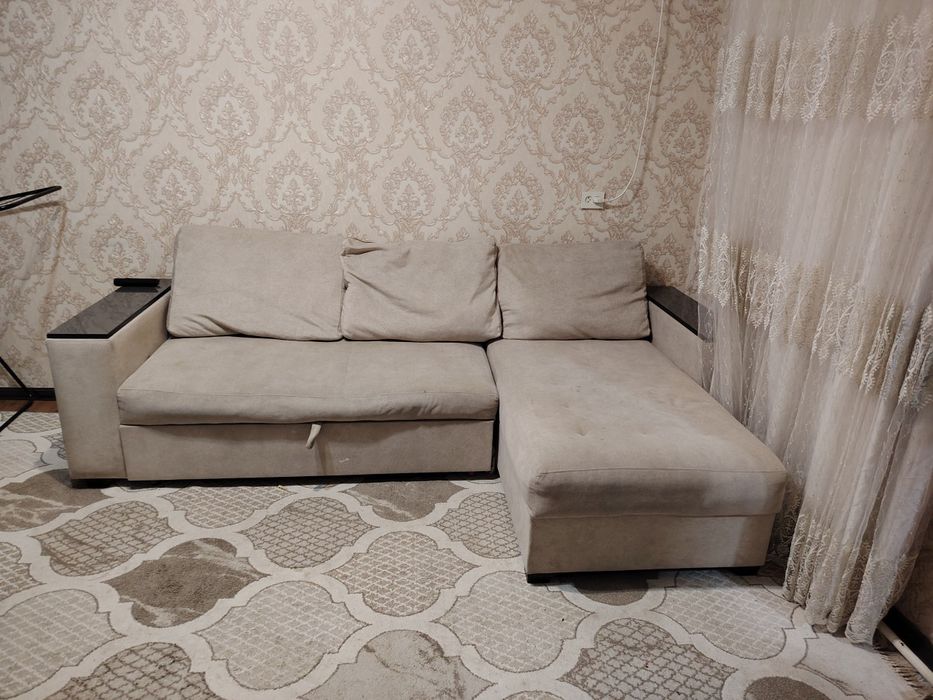 Ugolok sotiladi  miyaxkiy mebil