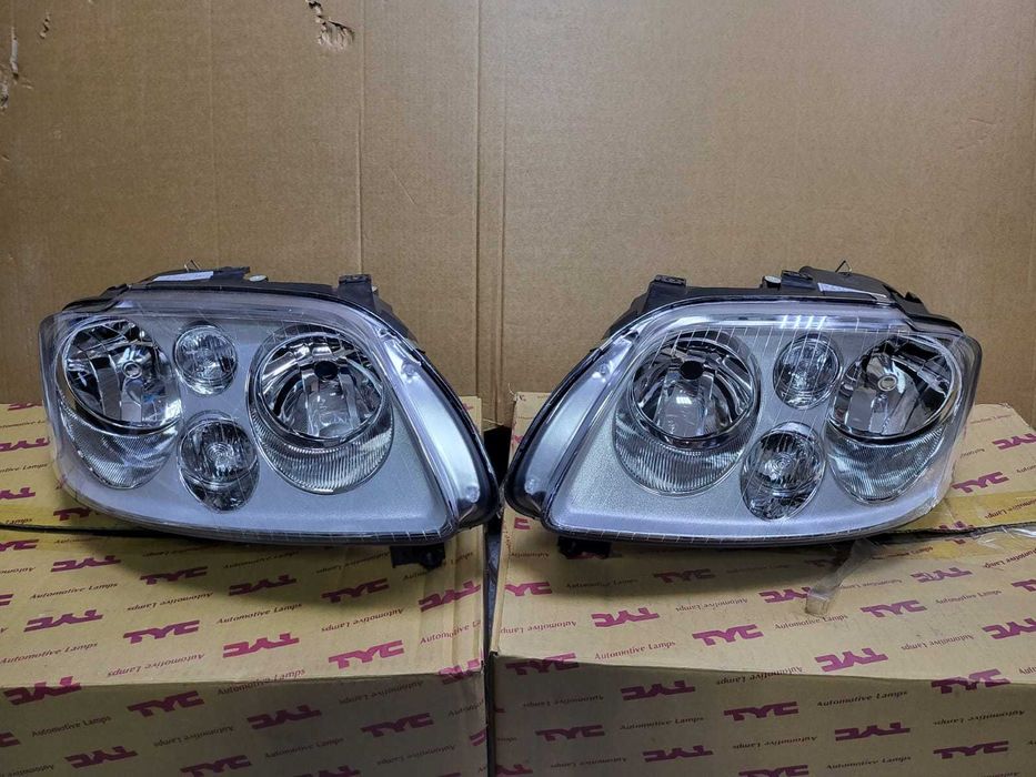 Фары на Volkswagen Caddу, Touran левый, правый