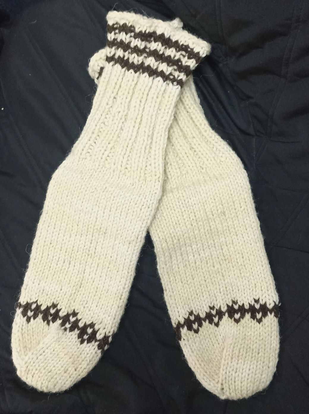Вълнени ръчно плетени чорапи и търлъци/терлици; коледни чорапи с елхи