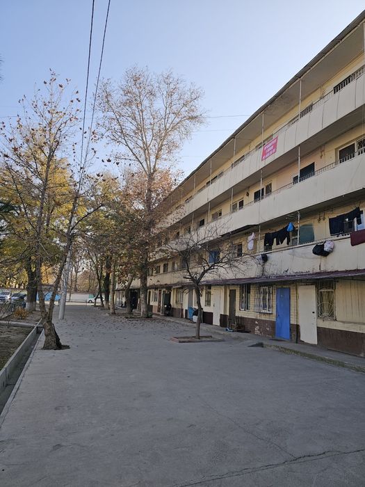 Продаю 1/4/4 Куйлюк-3 метро матонат минут 6-7 ходьбы