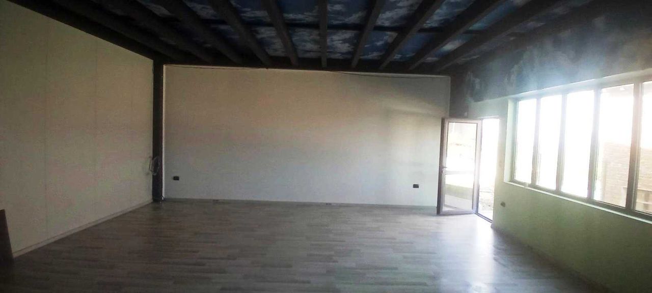 Дава се под наем Офис в с. Марково, Област Пловдив - 65 кв.м за 612 € - Снимка #1