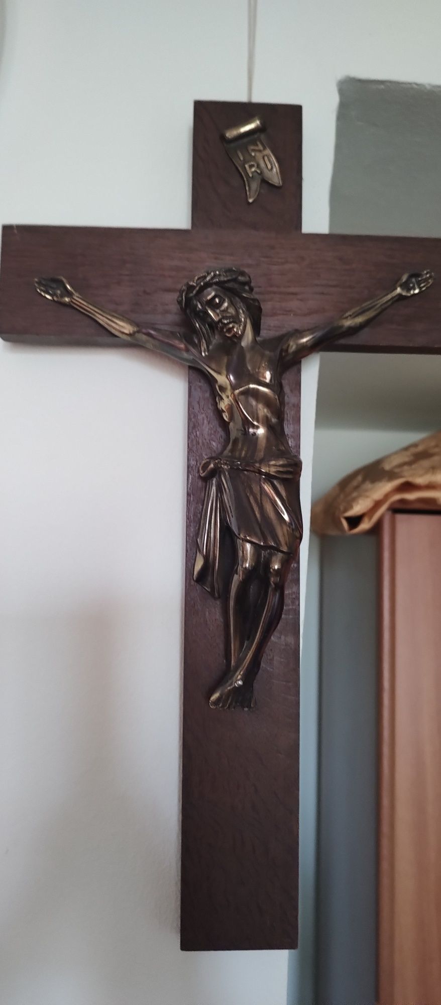 Bronz și lemn crucifix