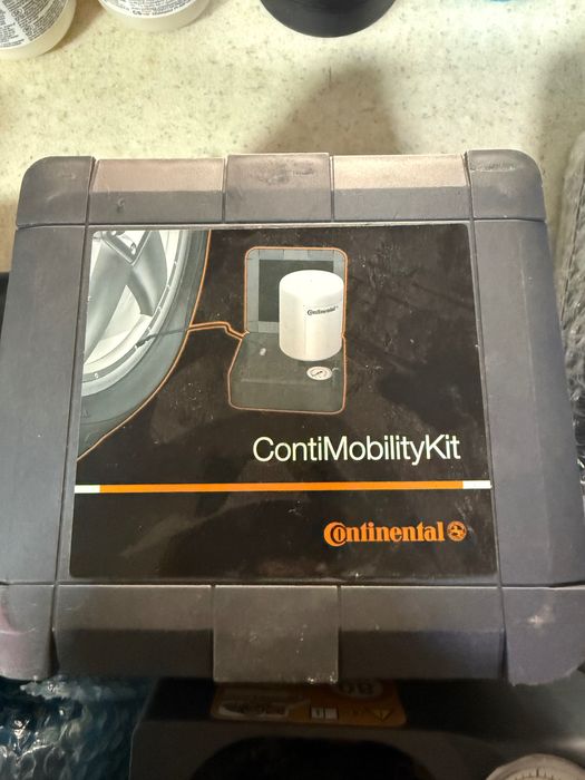 Компресори за гуми и аварийни комплекти