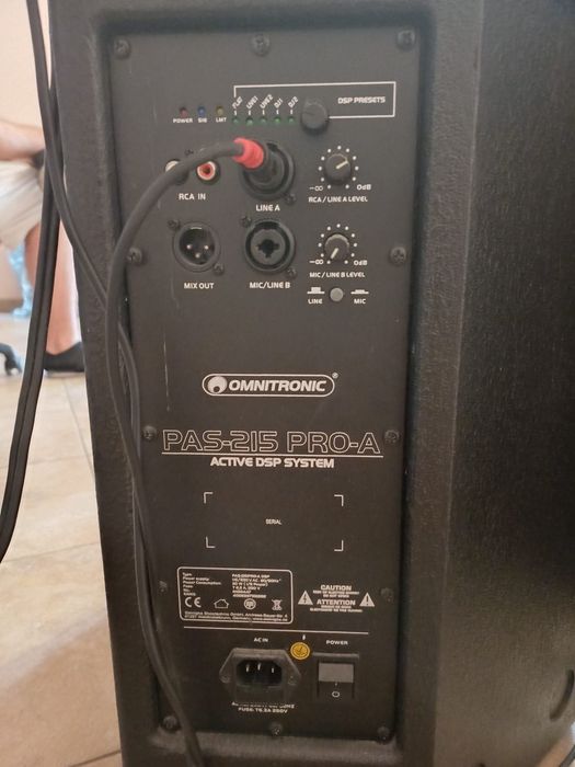 Sistem audio complet 2 boxe activa + mixer Behringer Sunet puternic