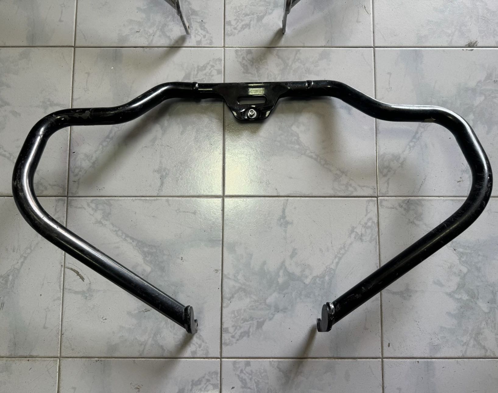 OEM оригинален Ролбар / crash bar за Harley Davidson Softail