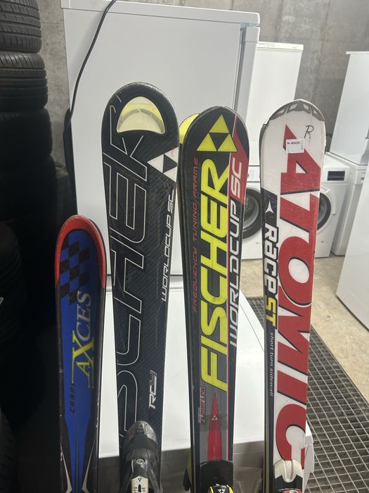 Продавам 4 броя ски