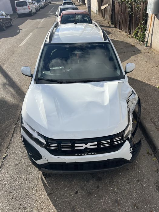 Dacia Sandero Stepway 2024 avariat lovit doar 12 mii km