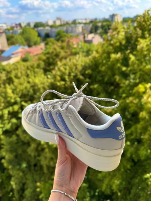 Adidas • Superstar Bonega