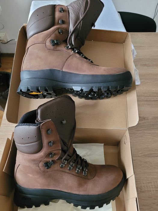 Bocanci impermeabili bărbați