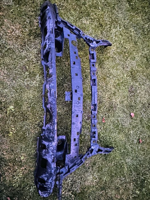 Основа предна броня за Mercedes GL X166 - за ремонт