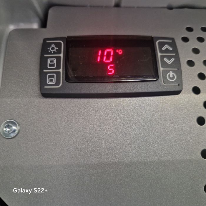 Охладител за вино SIEMENS KS38WA40/iQ700