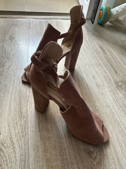 Продам туфли в отличном состоянии