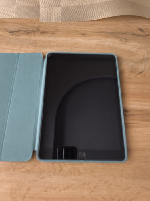 Ipad 7 как новый 32gb wifi каропка осталось в Америке