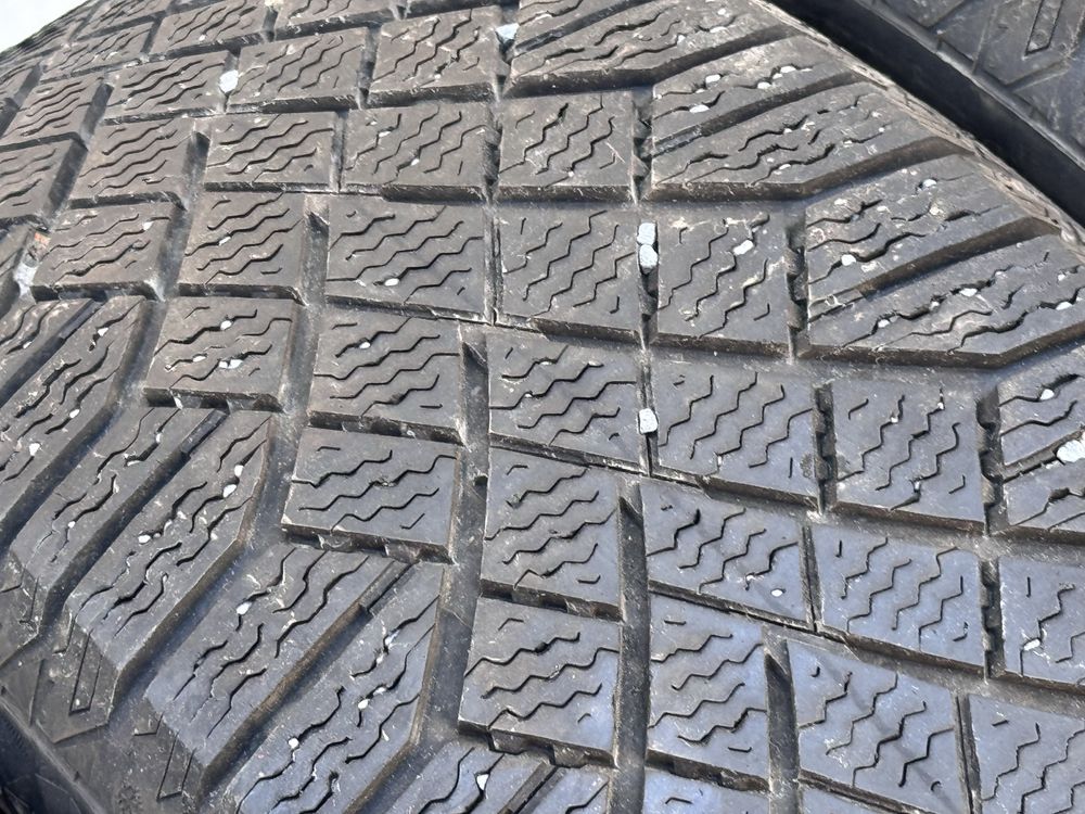 235/60/R18 Continental Vicing Contact7 4бр зимни dot3918