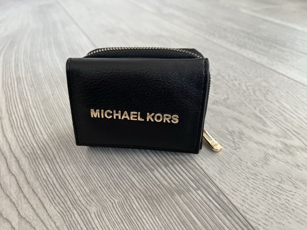 Нови дамски портмонета LV/Guess/Michael Kors