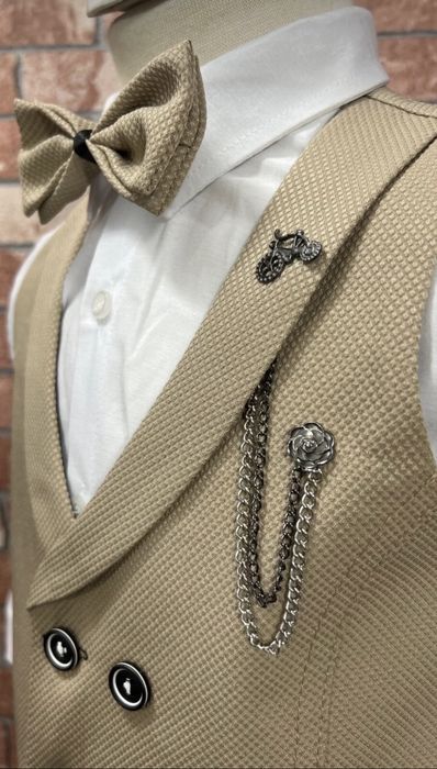 Елегантни детски костюми – стил и класа за малки джентълмени!